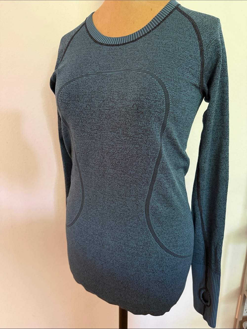 Lululemon sz 6 Swiftly Tech Teal Long-Sleeve Crew Top Heathered Teal great cond